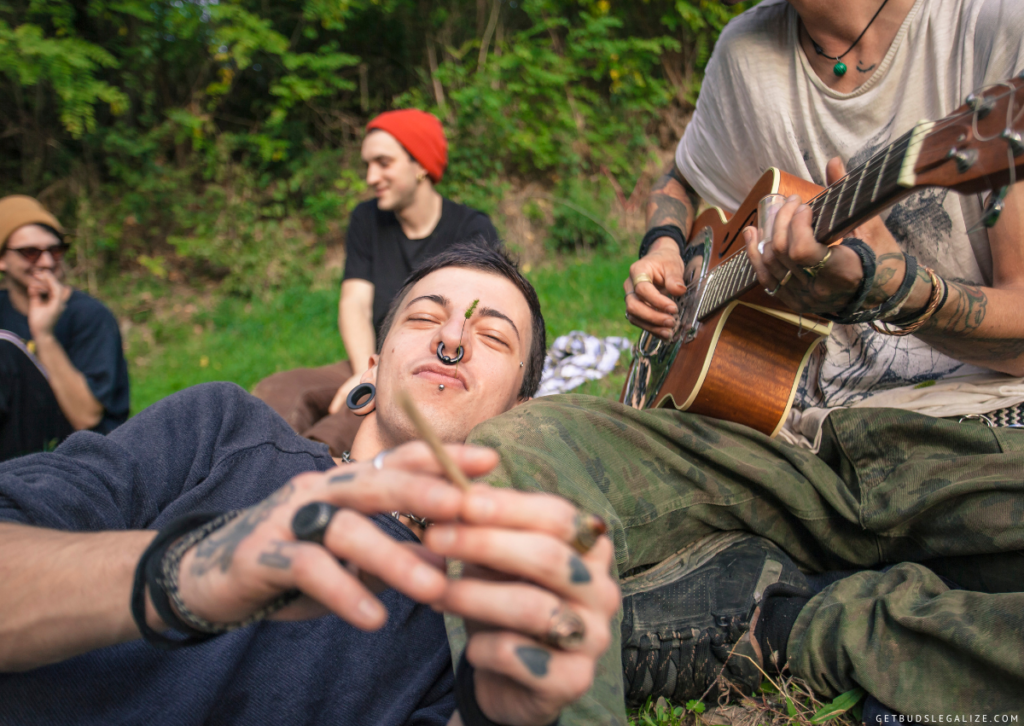 Why Does Weed Make Some People Paranoid and What Can I Do About It? 12 Why Does Weed Make Some People Paranoid and What Can I Do About It?, CANNABIS, MARIJUANA, JOINT, SPLIFF